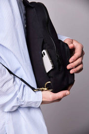 Hindbag Felix Sling Bag - Svart