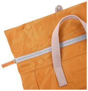 Roka Canfield B Medium Återvunnen Nylon Ryggsäck - Biscuit Brown