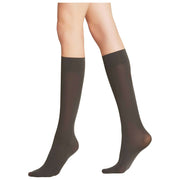 Falke Pure Matt 50 Denier Knähöga strumpor - kolgrå