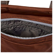 Roka Stratford Small Crossbody-väska i återvunnen nylon - Rocky Road Brown