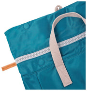 Roka Canfield B Medium Återvunnen Nylon Ryggsäck - Nordsjöblå