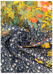 Pulver bomull Poplin Blommig Hedgerow Print Scarf - Marinblå