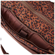 Roka Gatwick liten återvunnen canvas duffelväska - Mini Leopard Brun