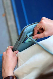 Hindbag Bill telefonväska - Sage Green