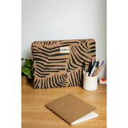 Hindbag Ava Medium 15-tums laptopfodral - Cinnamon Zebra Brown