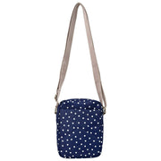 Roka Bond Återvunnen Canvas Crossbody-väska - Marinblå Polka Dot