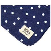 Roka Carnaby liten återvunnen canvasplånbok - Marinblå Polka Dot