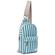 Roka Willesden B Large Crossbody-väska i återvunnen canvas - blå rand